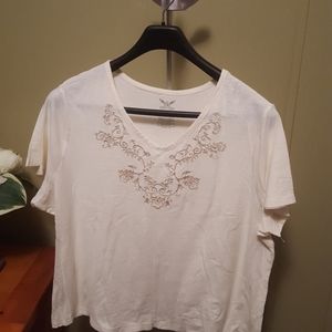 [3/$30] Woman's cream t- shirt 22w/24w